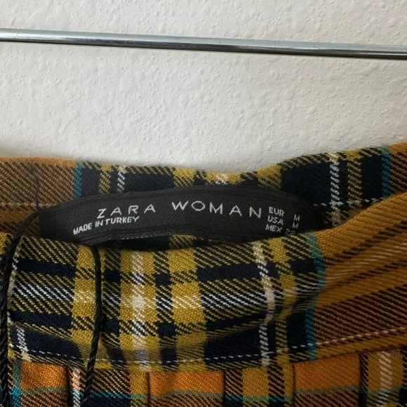 Zara Multicolor plaid mini Skirt size medium - Picture 4 of 4